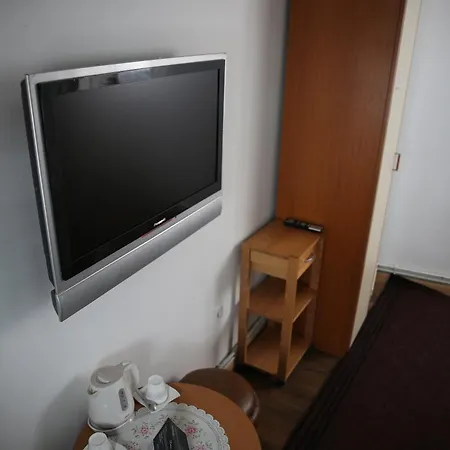 Nia Deluxe Guest house