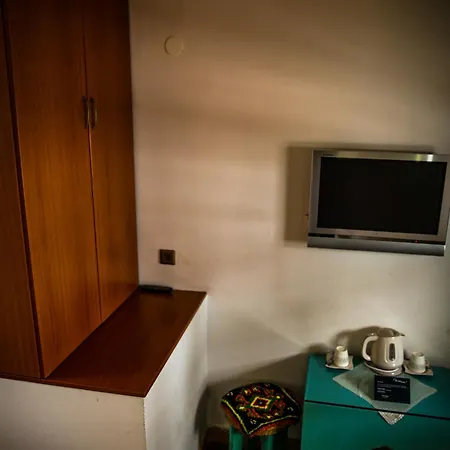 Nia Deluxe Guest house 3*